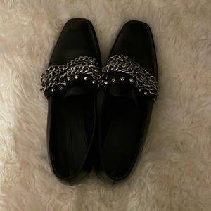 Stylish fashionista loafers from Zara. Good as new condition.